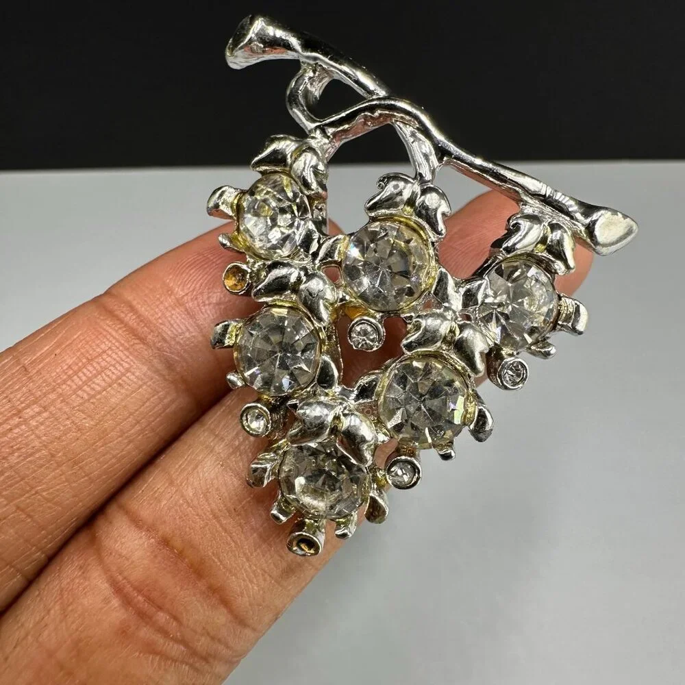 3/$30 Vintage Rhinestone Grape Cluster Brooch Silver Tone Fruit Statement Pin